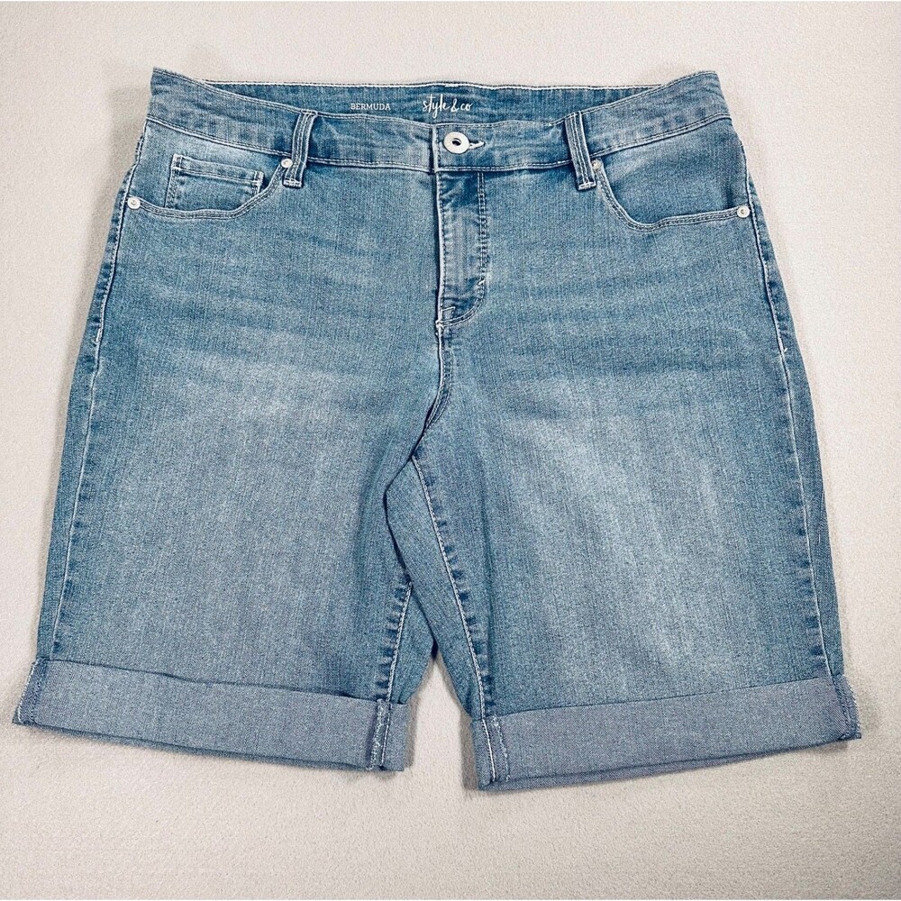 Style & Co Bermuda Denim Shorts Women’s Size 10 NWOT Light Wash Stretch Cuffed